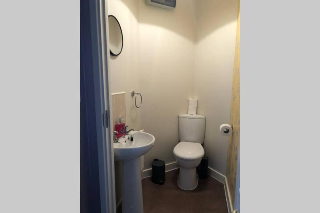 Dudley House **Staycation & Contractors** Sleeps 7 Tipton Exterior foto